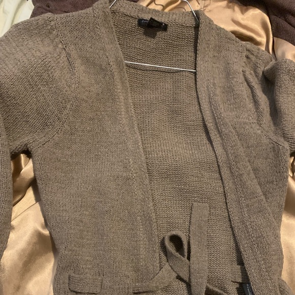 Small women’s puff sleeve sweater - Picture 5 of 7